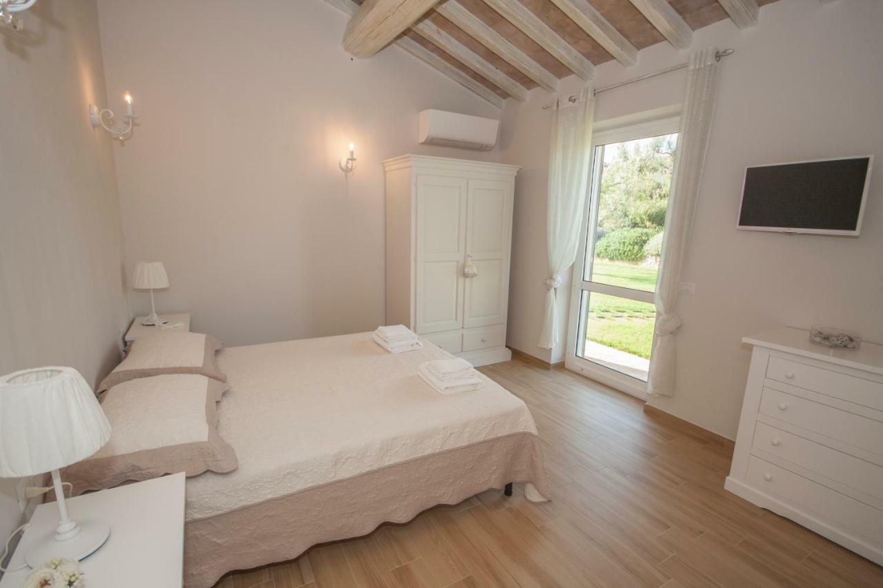 Agriturismo Il Mirto Пеша Романа Екстериор снимка
